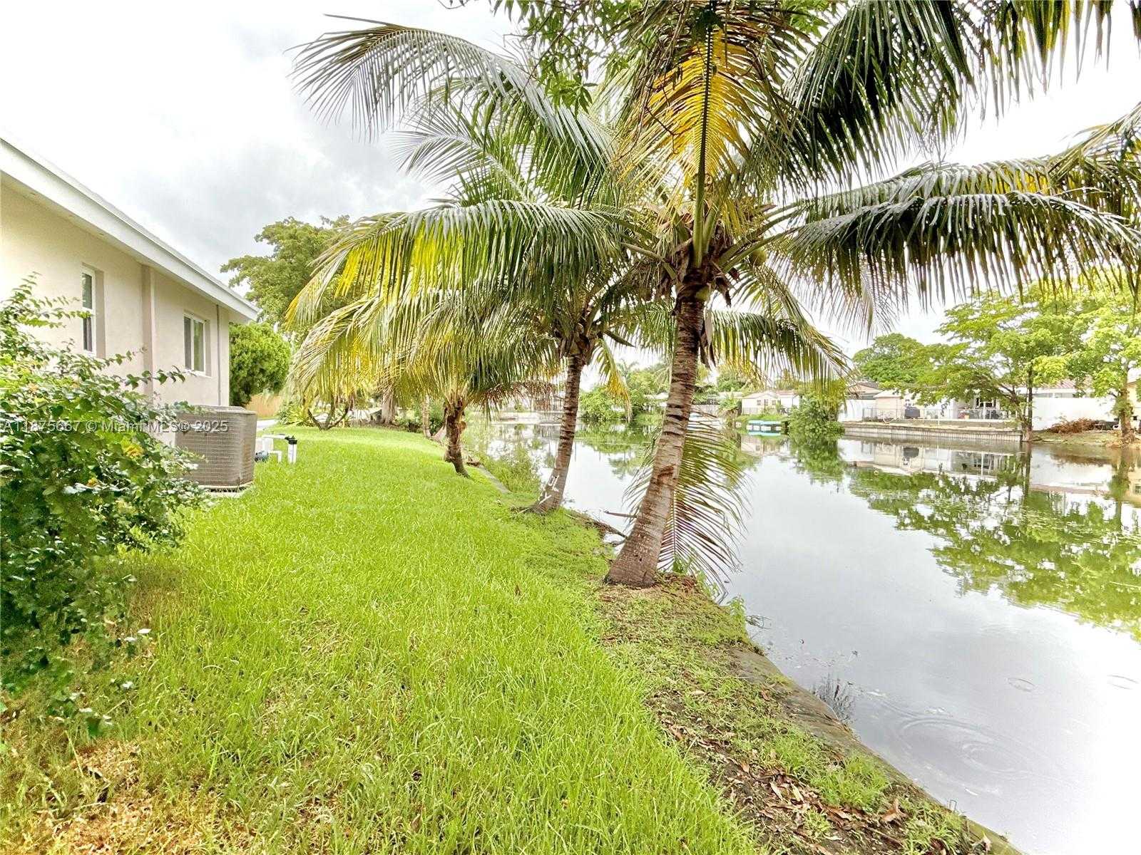 Small Image of 6708 CAMELIA DR, Miramar Number 78