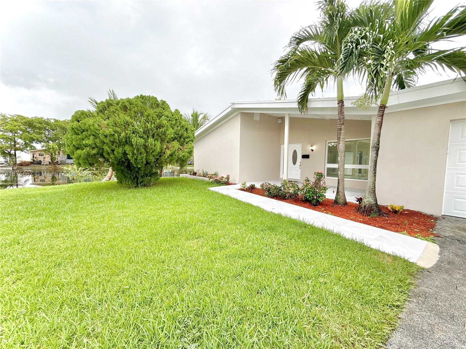 Small Image of 6708 CAMELIA DR, Miramar Number 80