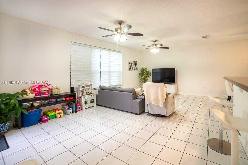 Small Image of 5031 SOUTH WEST 150TH AVE, Miramar Number 16