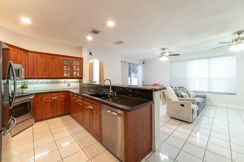Small Image of 5031 SOUTH WEST 150TH AVE, Miramar Number 17