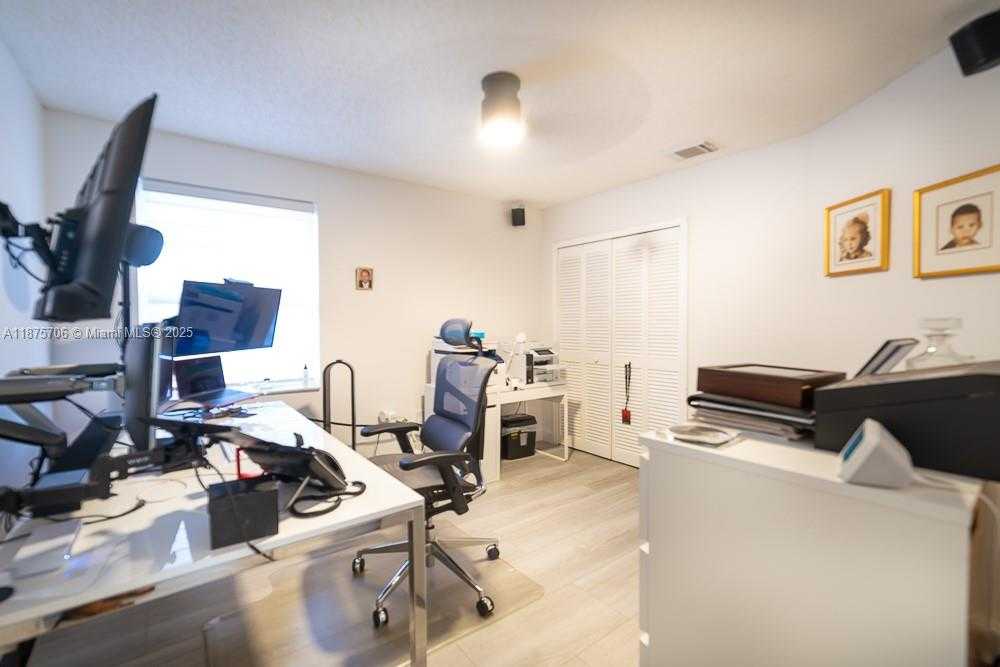 Small Image of 5031 SOUTH WEST 150TH AVE, Miramar Number 21