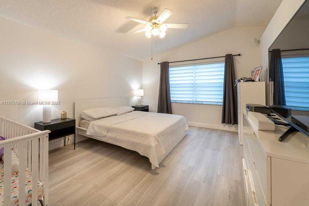 Small Image of 5031 SOUTH WEST 150TH AVE, Miramar Number 24