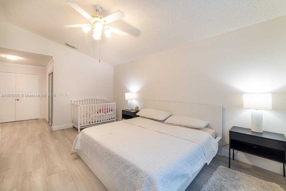 Small Image of 5031 SOUTH WEST 150TH AVE, Miramar Number 25