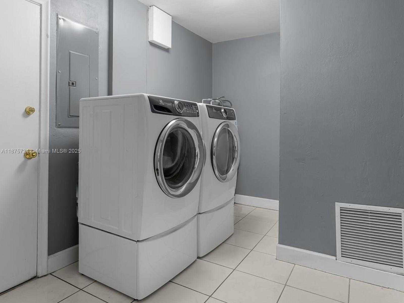 Small Image of 11515 NORTH WEST 32ND CT, Coral Springs Number 17