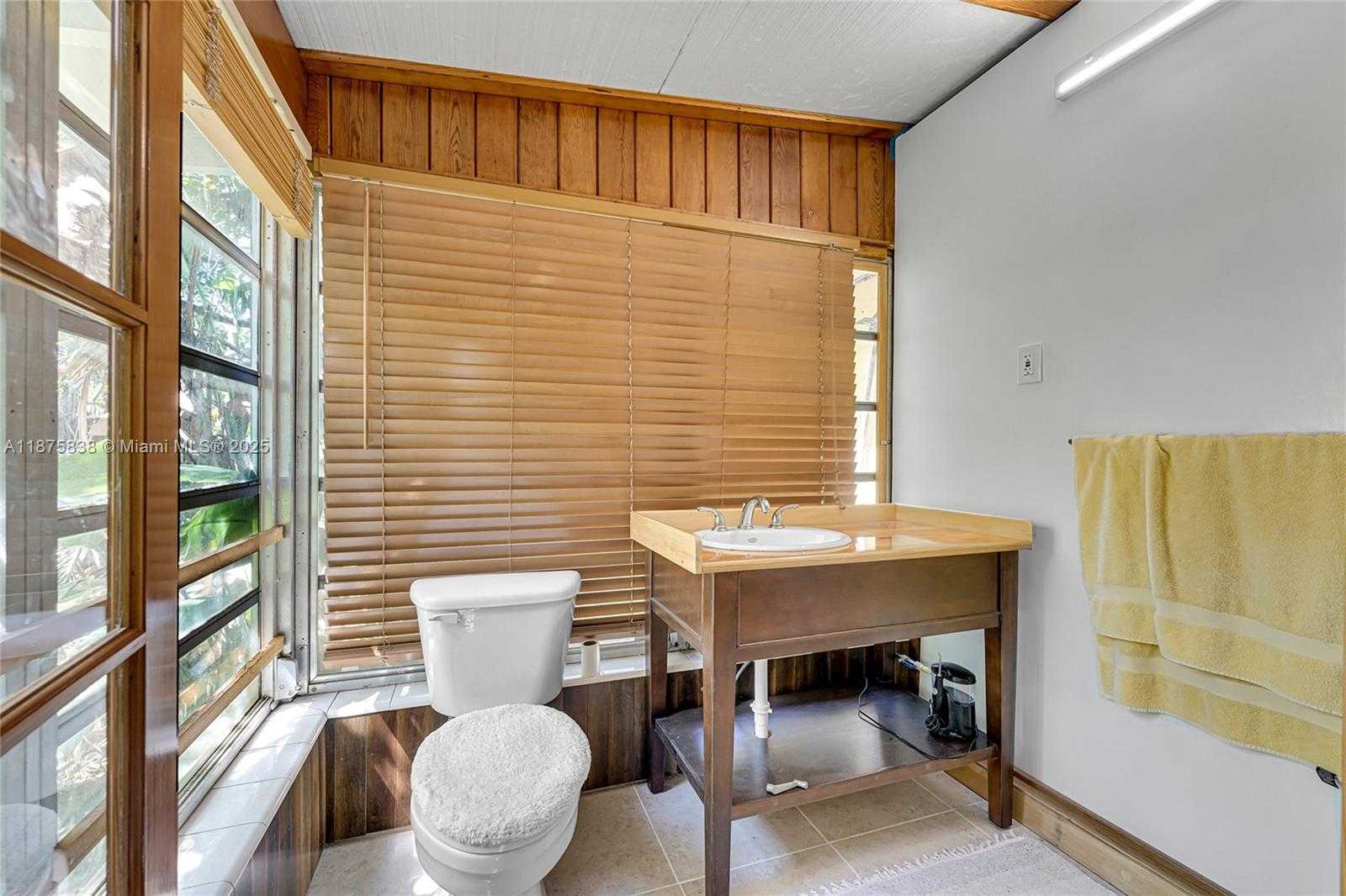 Small Image of 740 NORTH EAST 50TH CT, Deerfield Beach Number 19