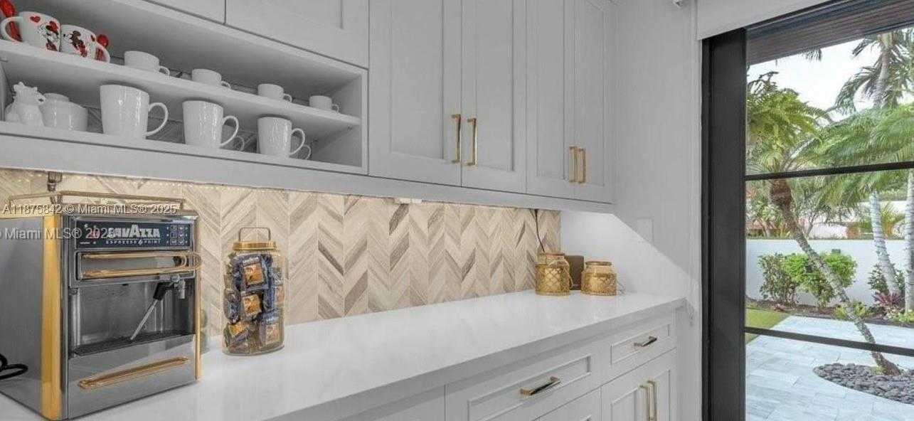 Small Image of 1421 TYLER ST, Hollywood Number 4