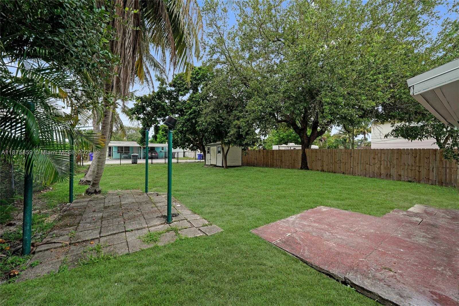 Small Image of 2431 COOLIDGE ST, Hollywood Number 12