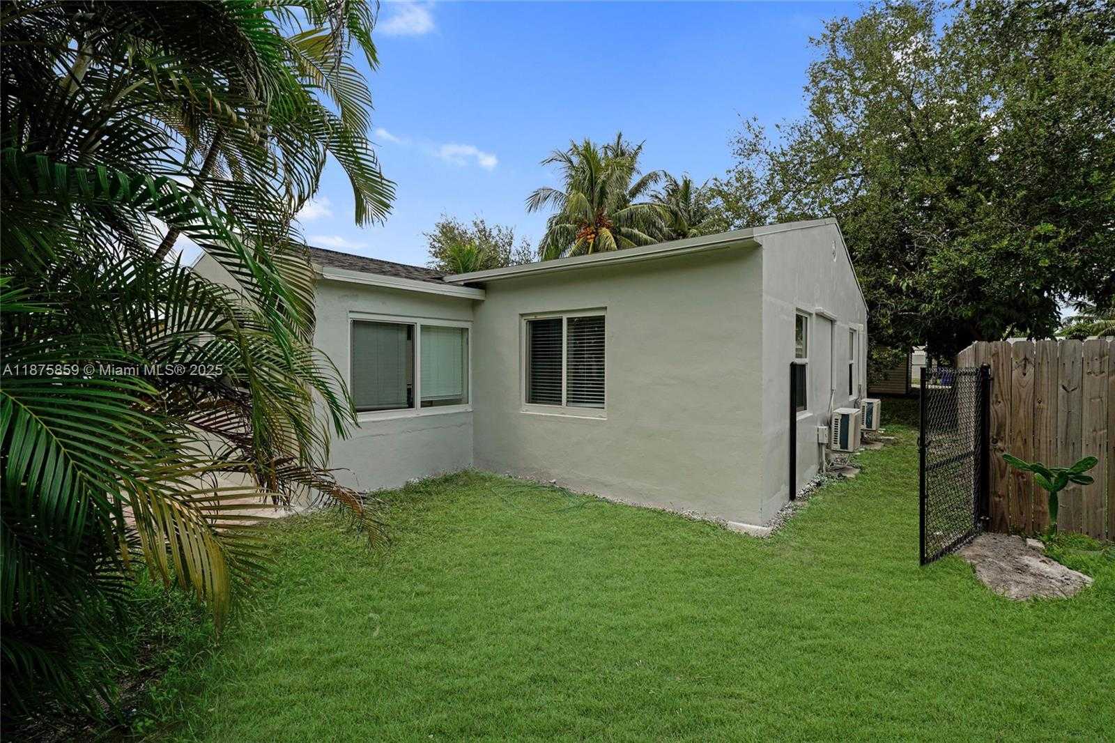 Small Image of 2431 COOLIDGE ST, Hollywood Number 15