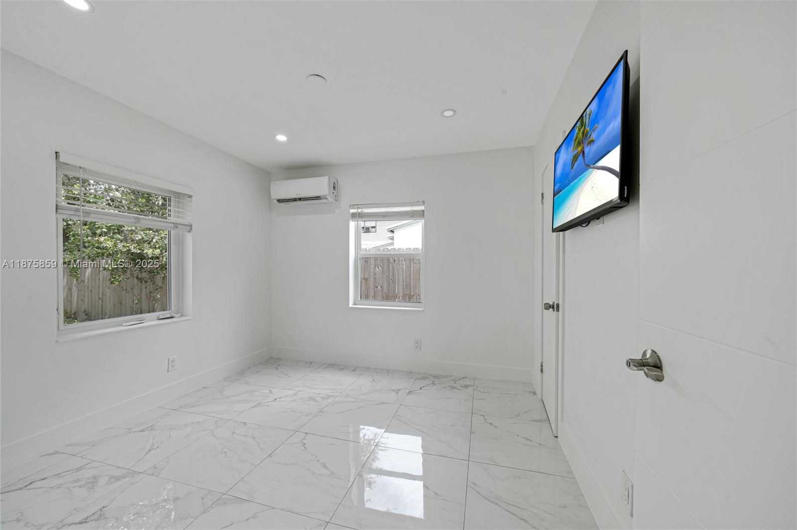 Small Image of 2431 COOLIDGE ST, Hollywood Number 9