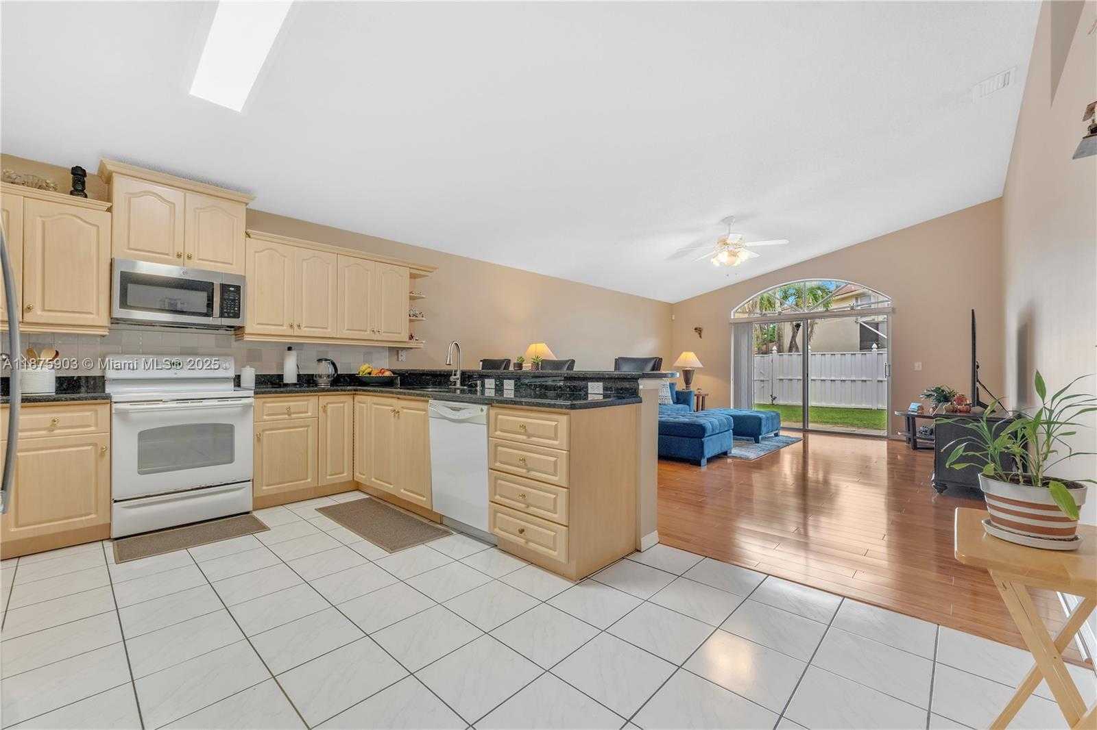 Small Image of 18033 SOUTH WEST 20TH ST, Miramar Number 7