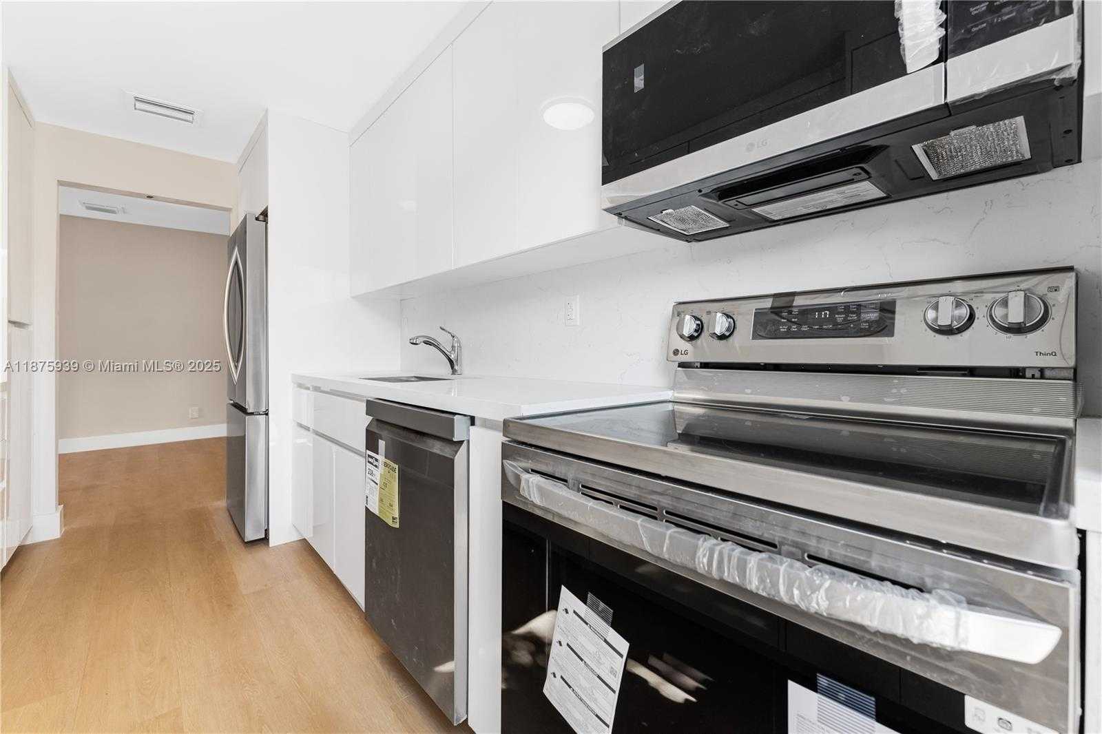 Small Image of 2722 NORTH WEST 4TH ST, Miami Number 14