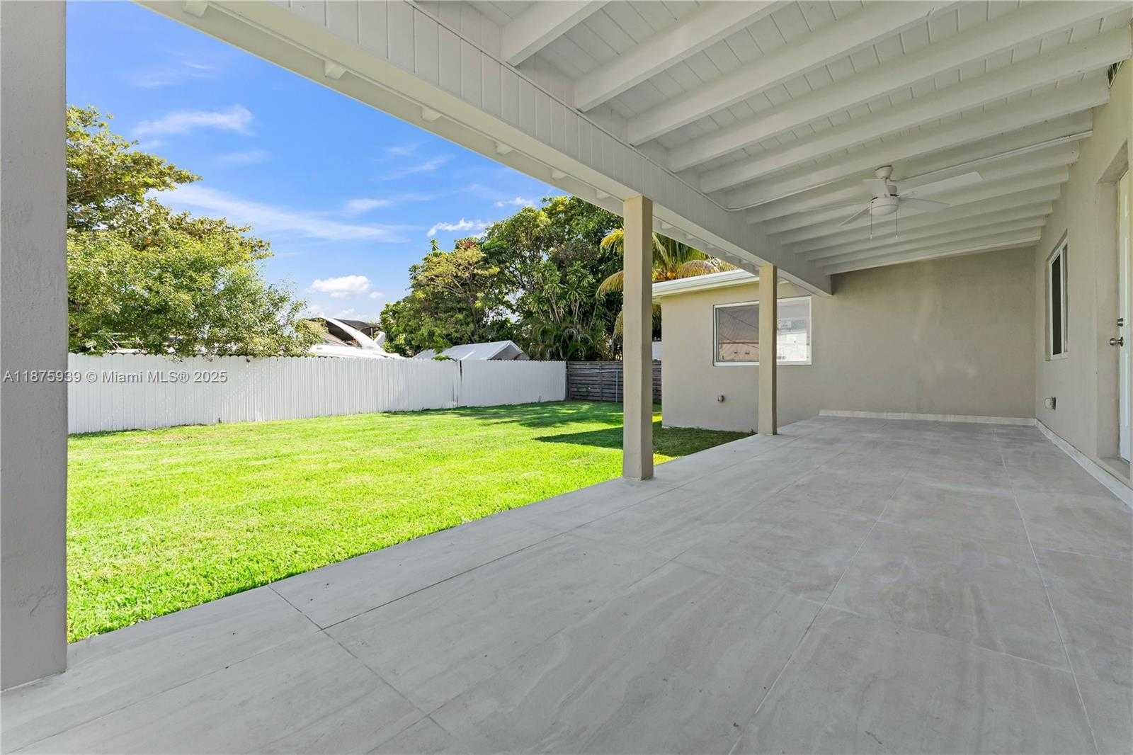 Small Image of 2722 NORTH WEST 4TH ST, Miami Number 4