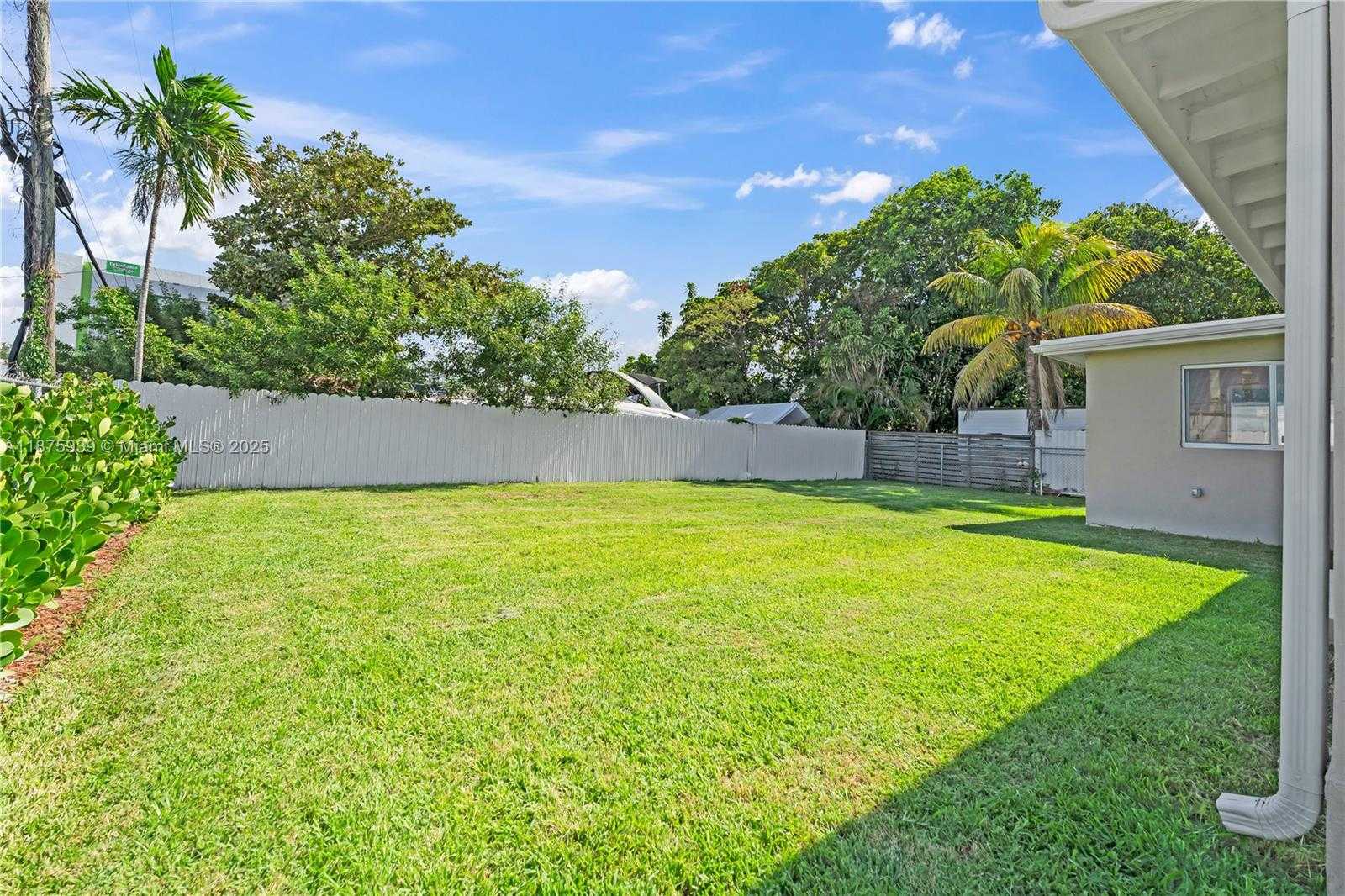 Small Image of 2722 NORTH WEST 4TH ST, Miami Number 5