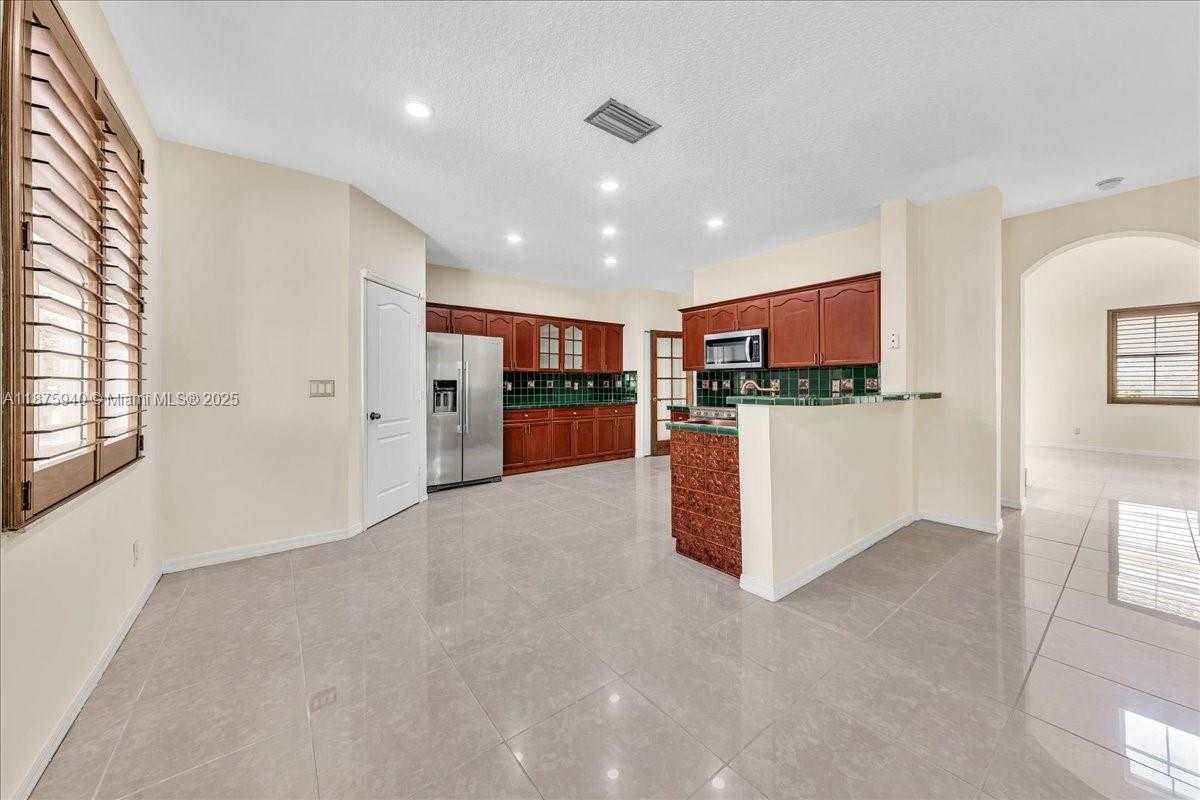 Small Image of 12817 SOUTH WEST 26TH ST, Miramar Number 21