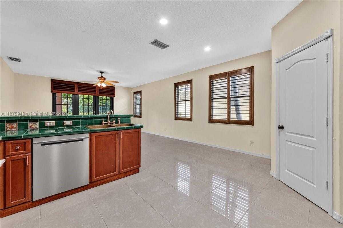 Small Image of 12817 SOUTH WEST 26TH ST, Miramar Number 25