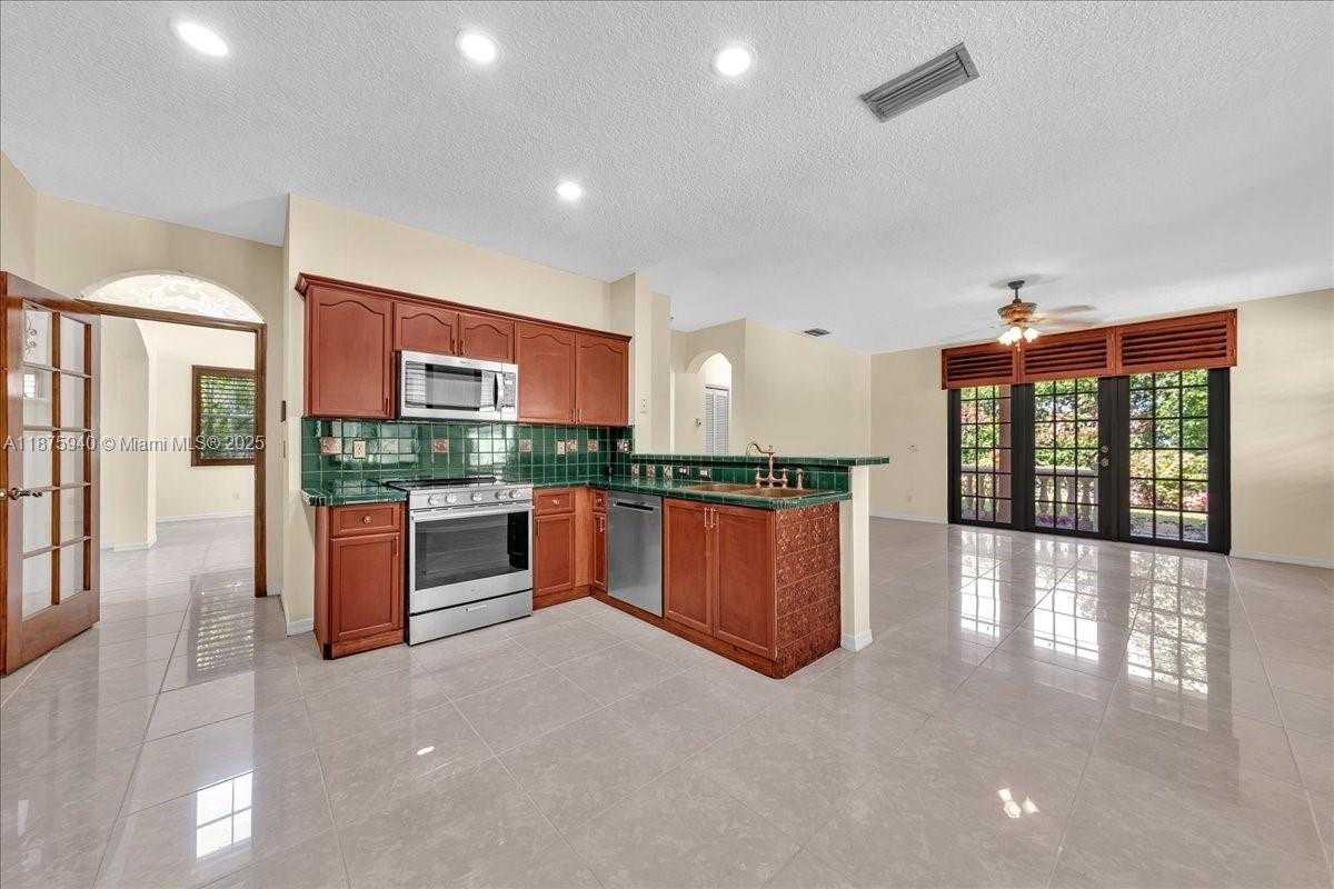 Small Image of 12817 SOUTH WEST 26TH ST, Miramar Number 27