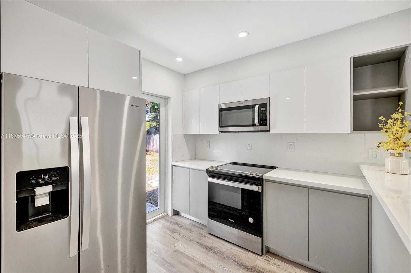 Small Image of 843 SOUTH WEST 20TH ST, Fort Lauderdale Number 10
