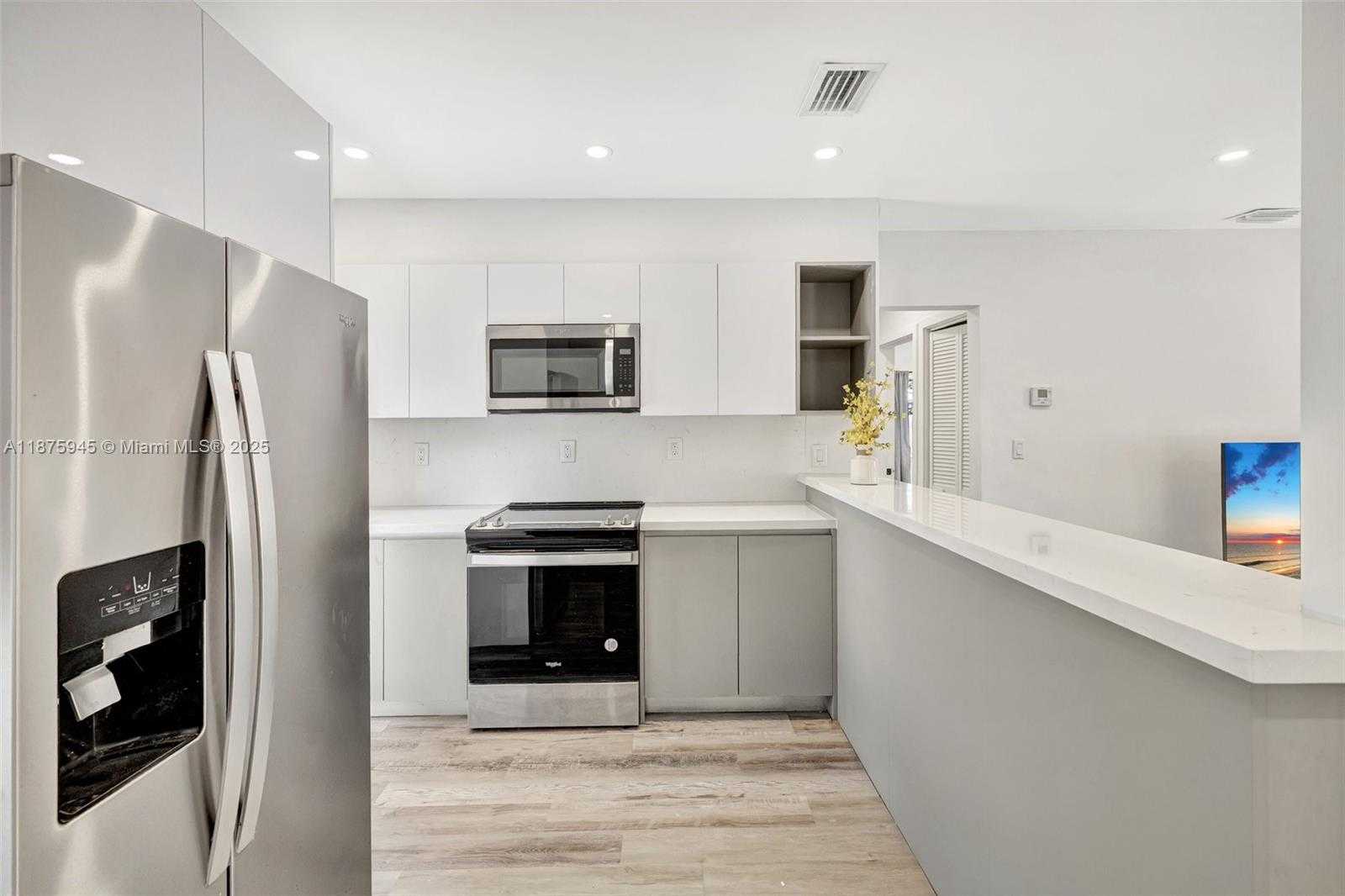 Small Image of 843 SOUTH WEST 20TH ST, Fort Lauderdale Number 12