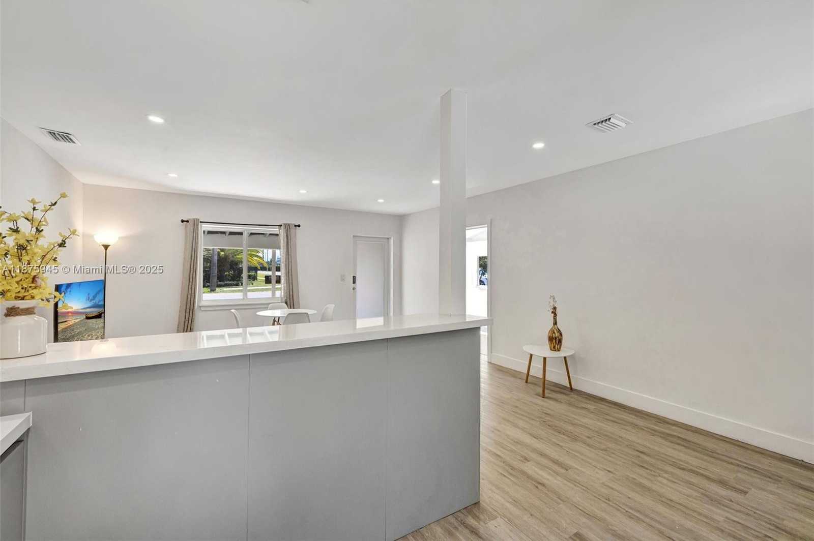 Small Image of 843 SOUTH WEST 20TH ST, Fort Lauderdale Number 13