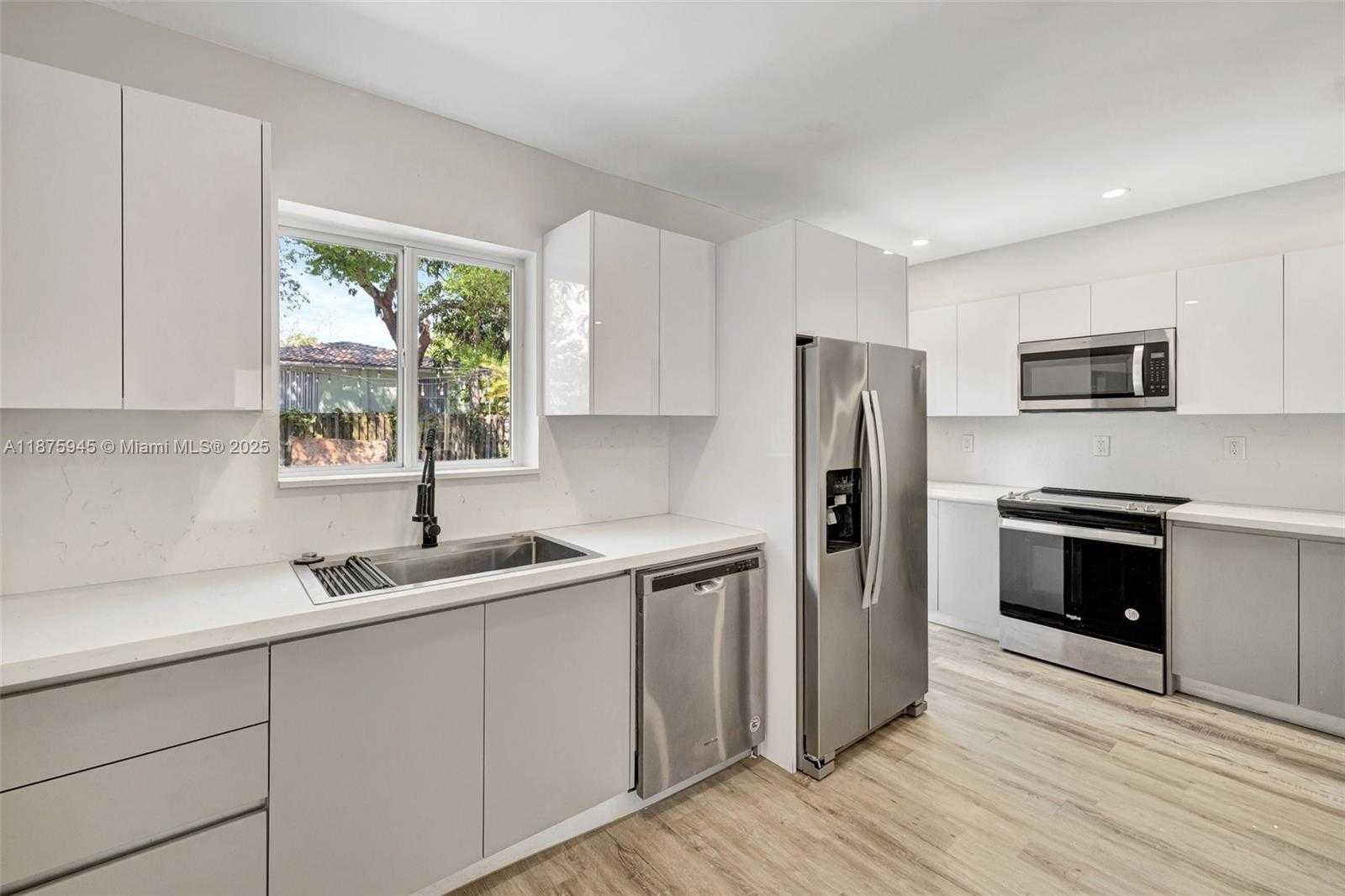 Small Image of 843 SOUTH WEST 20TH ST, Fort Lauderdale Number 14