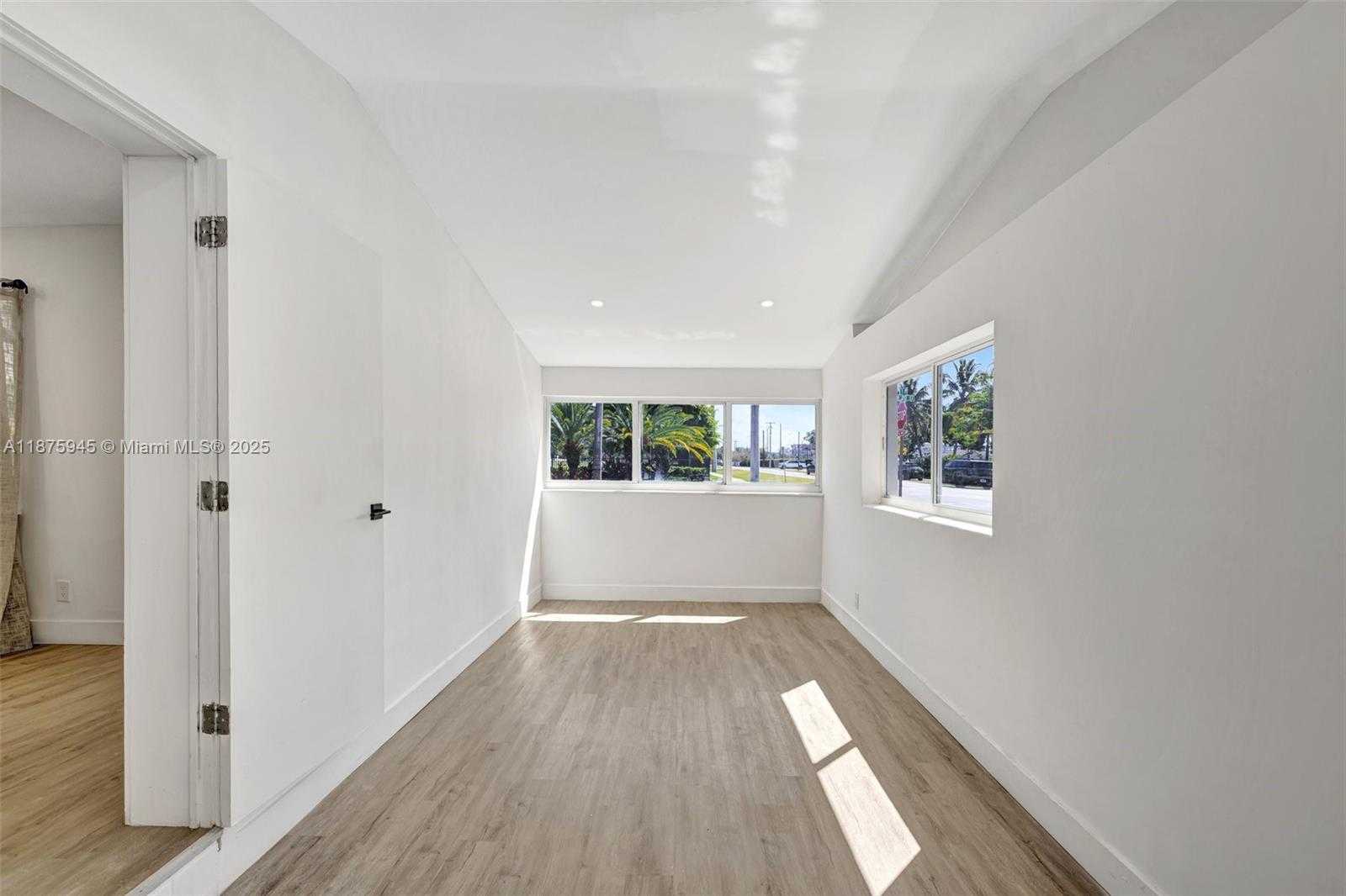 Small Image of 843 SOUTH WEST 20TH ST, Fort Lauderdale Number 16