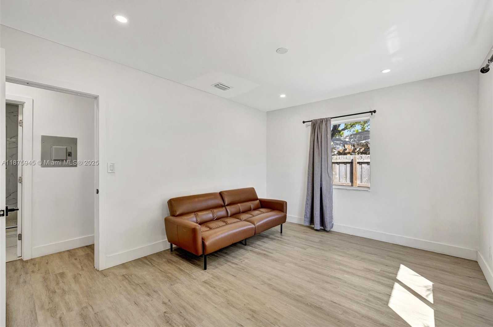 Small Image of 843 SOUTH WEST 20TH ST, Fort Lauderdale Number 23