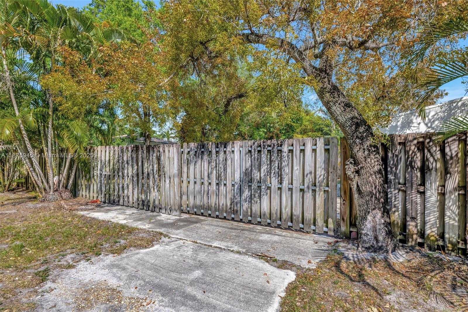 Small Image of 843 SOUTH WEST 20TH ST, Fort Lauderdale Number 34