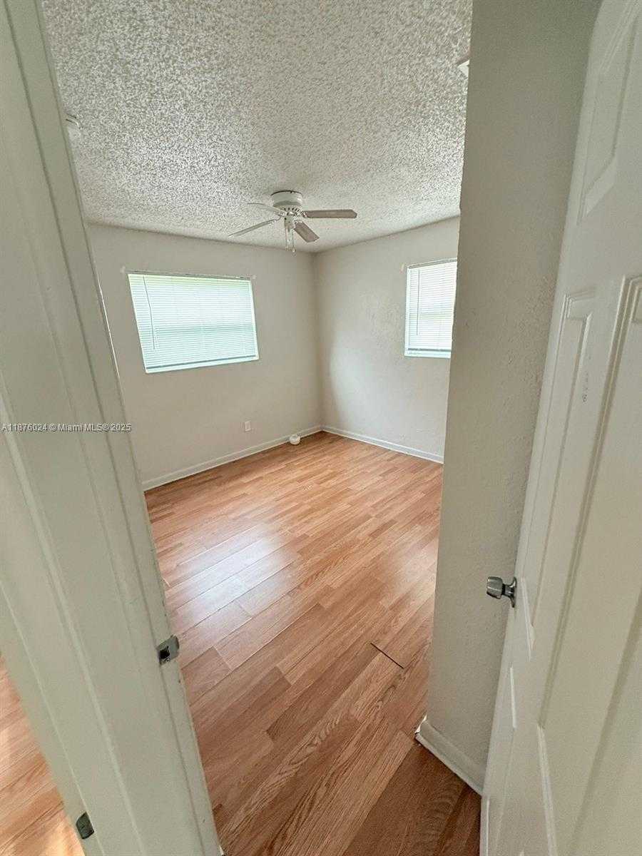 Small Image of 2798 NORTH WEST 9TH PL, Fort Lauderdale Number 13