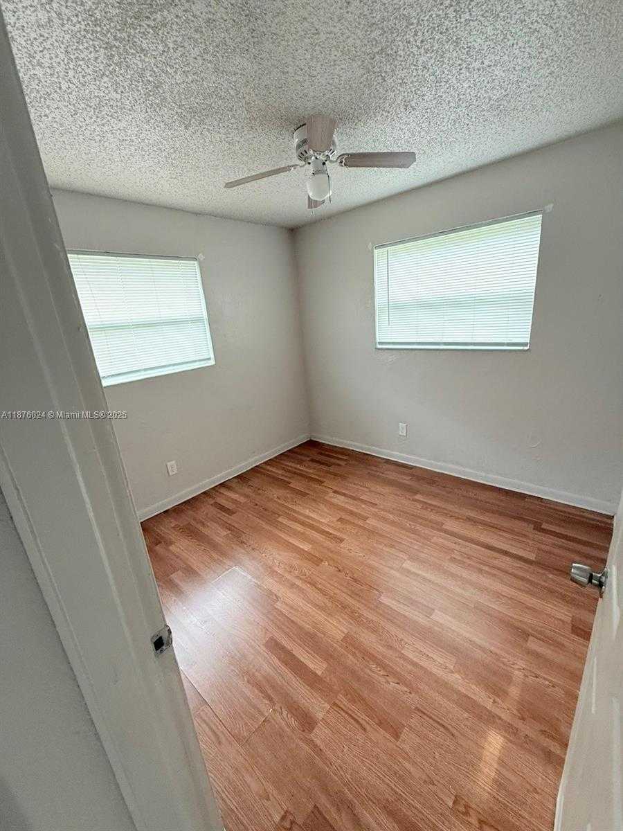 Small Image of 2798 NORTH WEST 9TH PL, Fort Lauderdale Number 14
