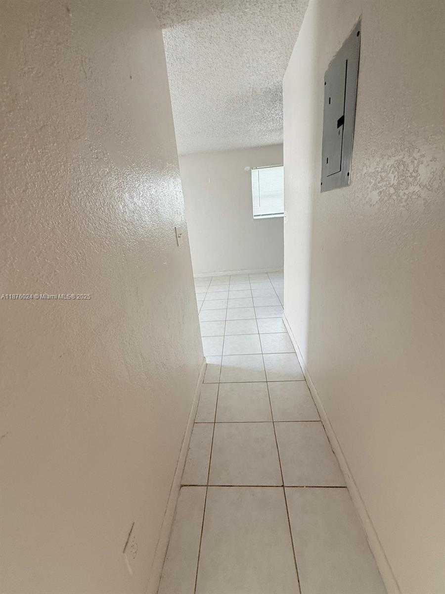 Small Image of 2798 NORTH WEST 9TH PL, Fort Lauderdale Number 17
