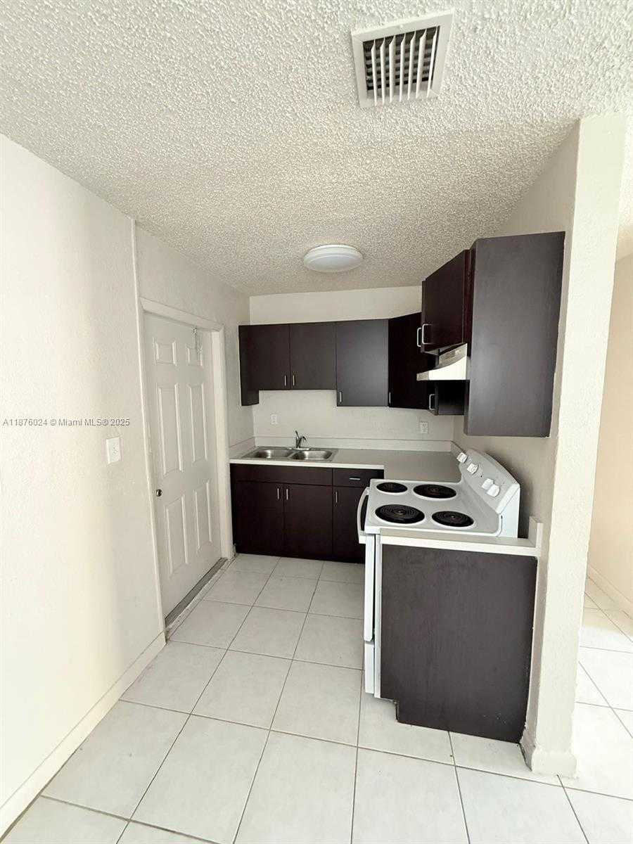 Small Image of 2798 NORTH WEST 9TH PL, Fort Lauderdale Number 9