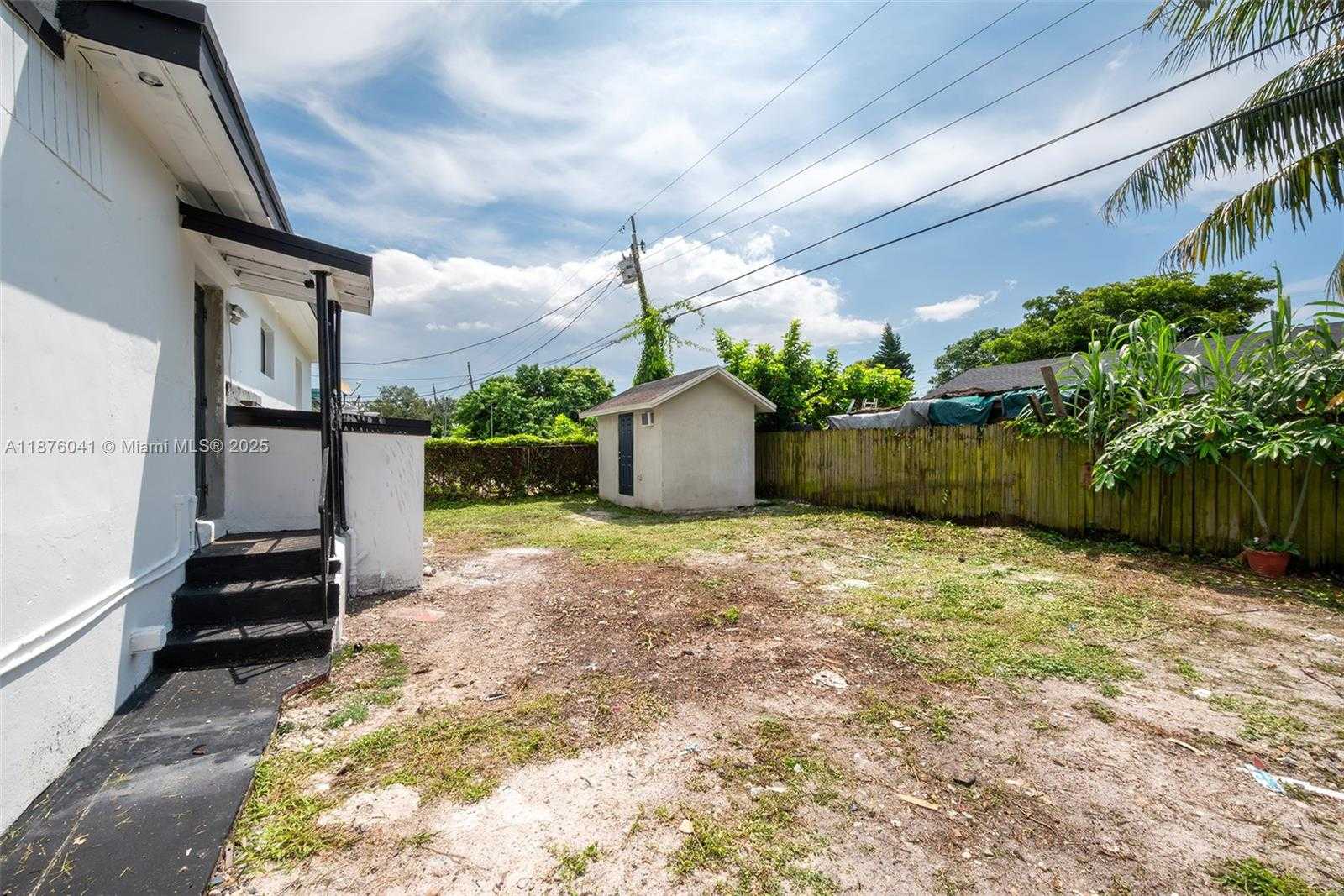 Small Image of Miami Number 10