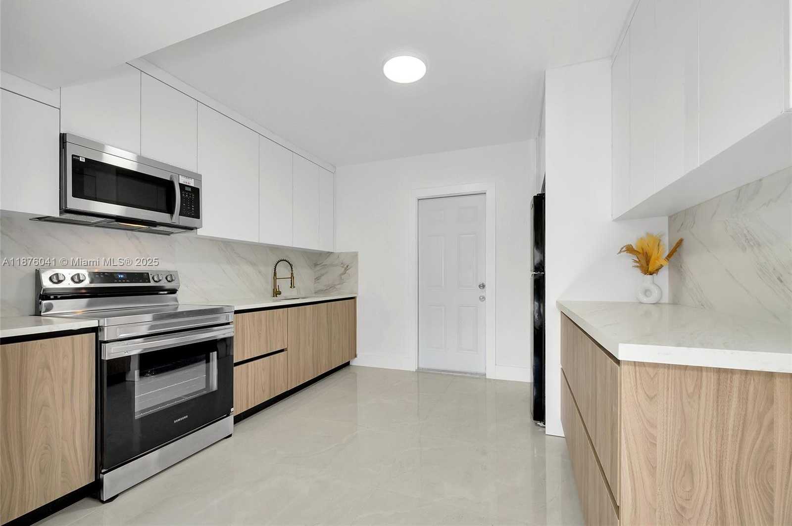 Small Image of Miami Number 14
