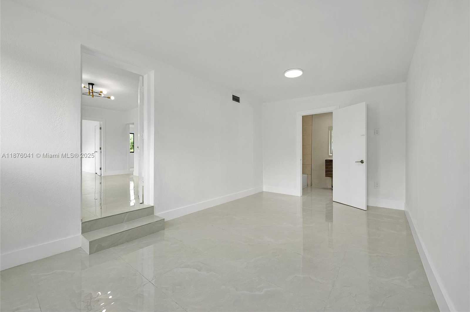 Small Image of Miami Number 20