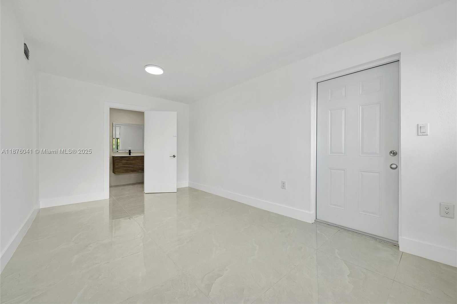Small Image of Miami Number 21