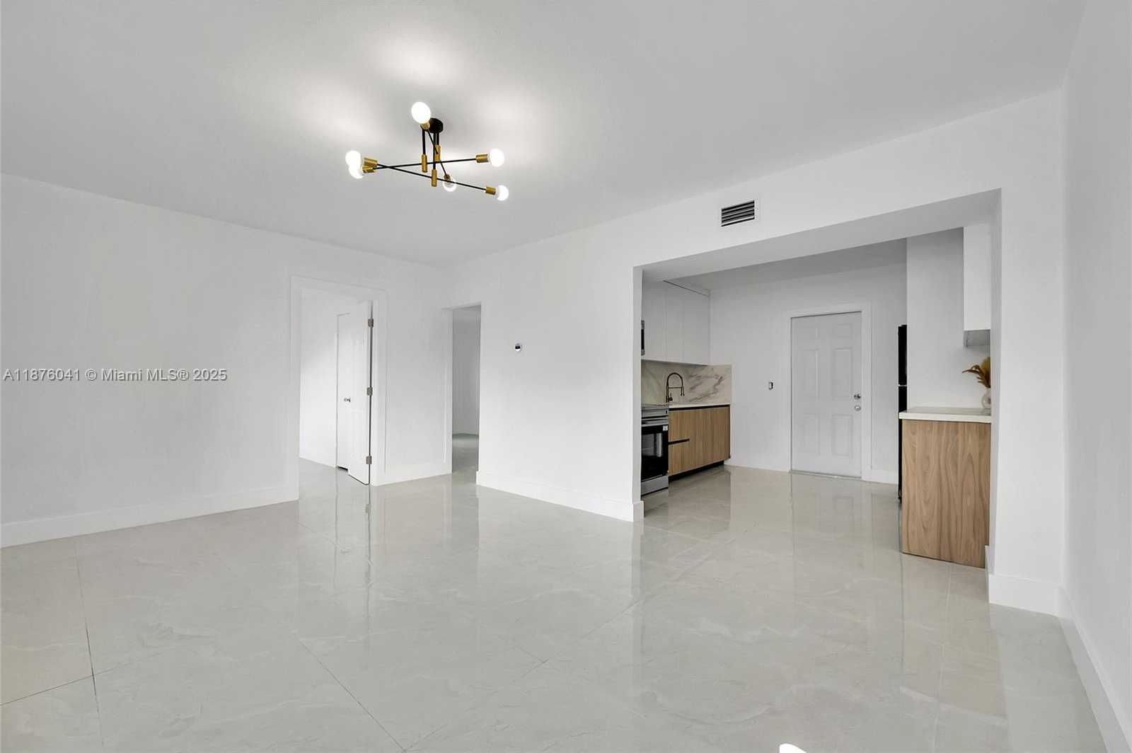 Small Image of Miami Number 28