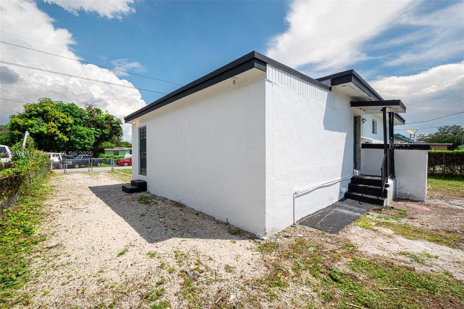 Small Image of Miami Number 7