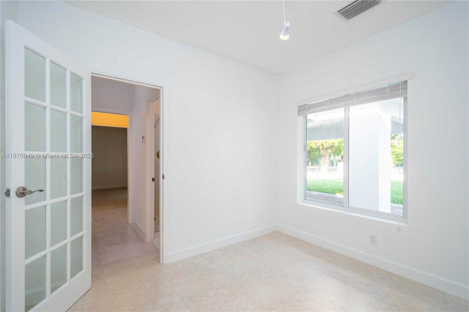 Small Image of 1820 FERDINAND ST, Coral Gables Number 16