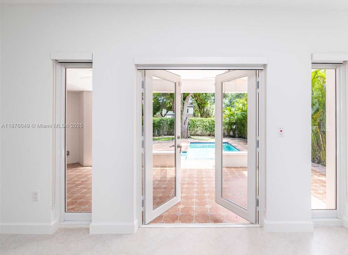 Small Image of 1820 FERDINAND ST, Coral Gables Number 31
