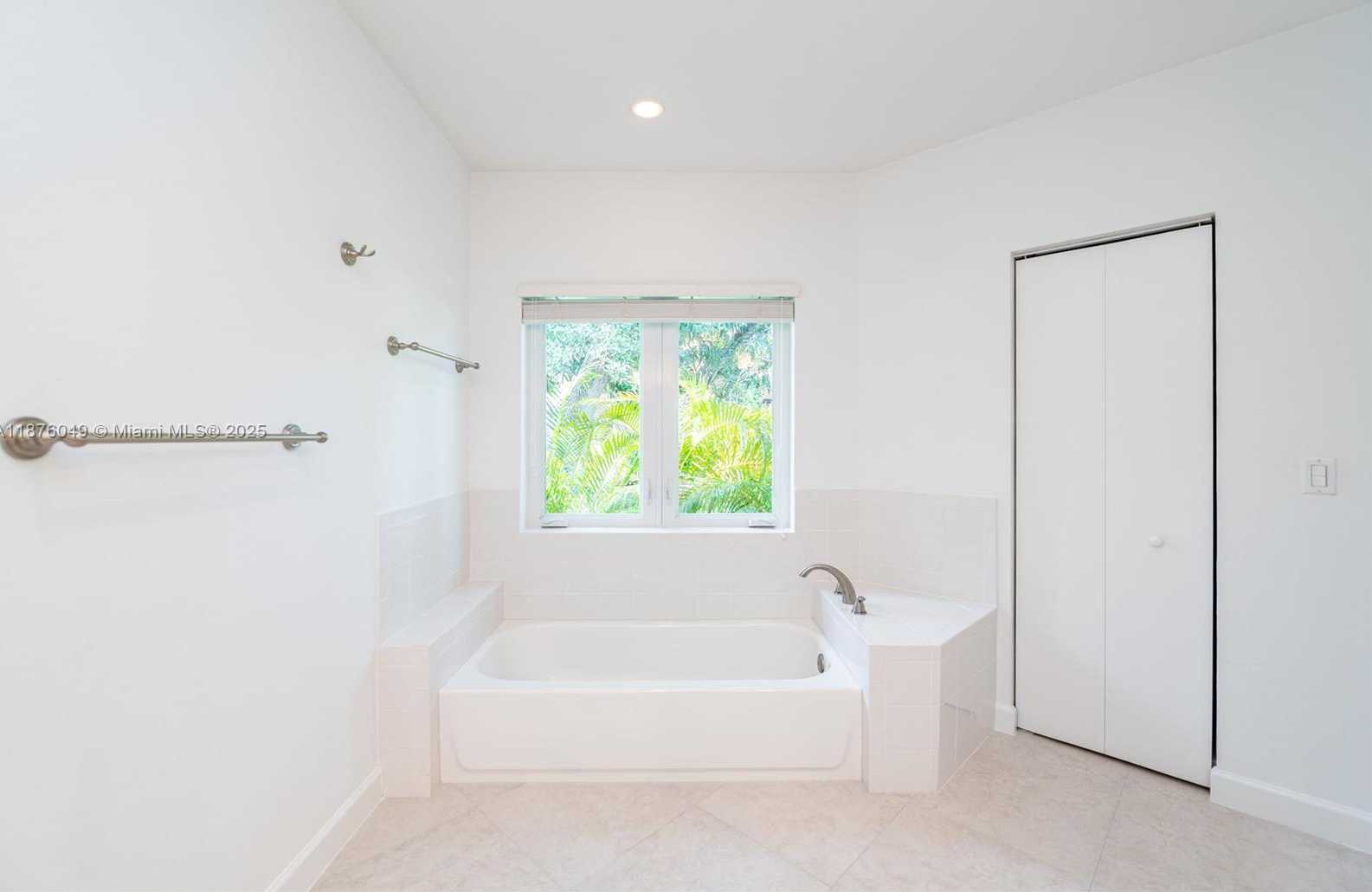 Small Image of 1820 FERDINAND ST, Coral Gables Number 34