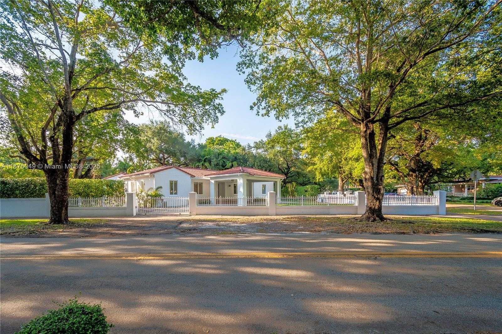 Small Image of 1820 FERDINAND ST, Coral Gables Number 45