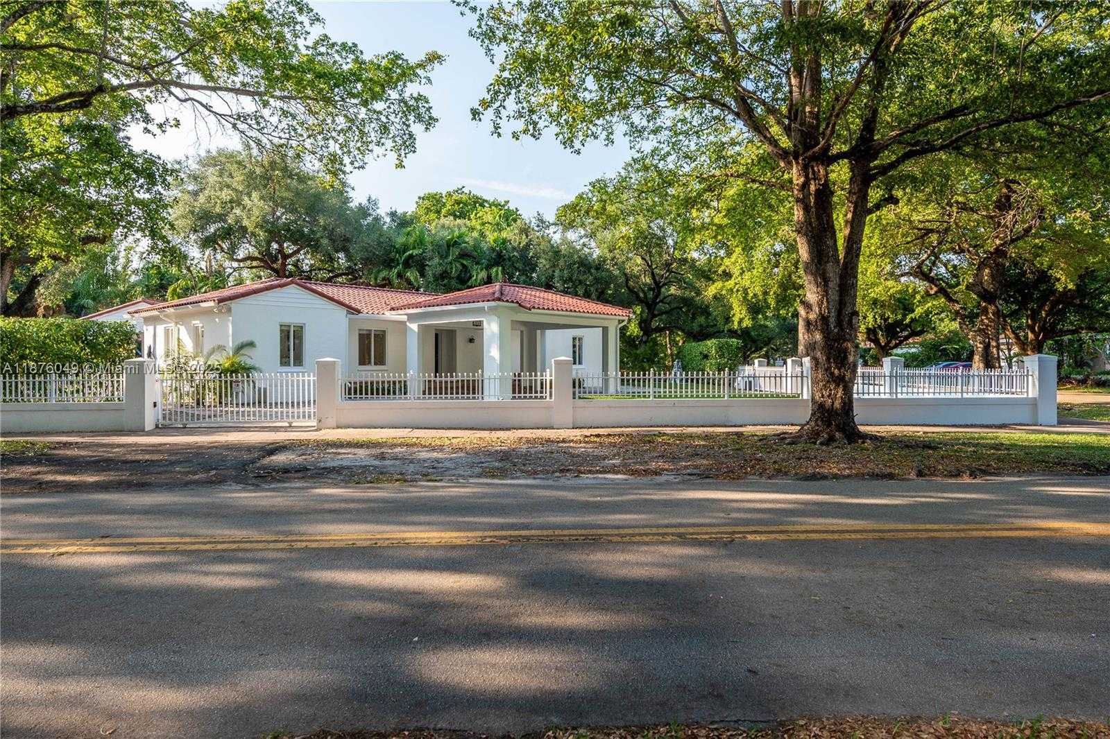 Small Image of 1820 FERDINAND ST, Coral Gables Number 46
