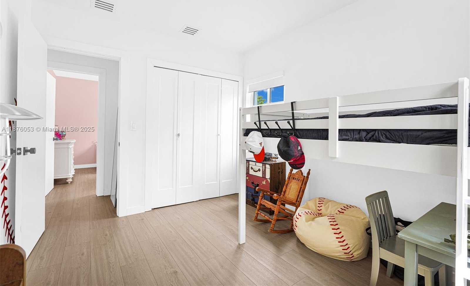 Small Image of 6135 SOUTH WEST 29TH ST, Miami Number 15