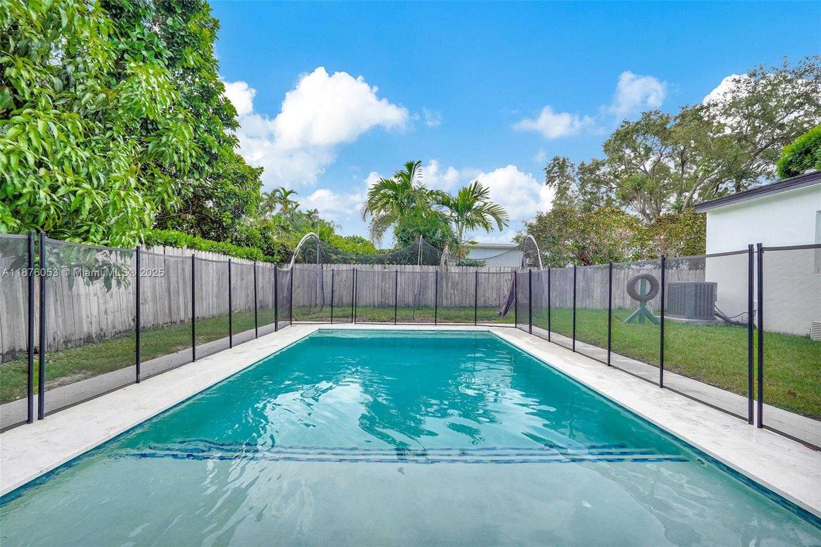 Small Image of 6135 SOUTH WEST 29TH ST, Miami Number 5