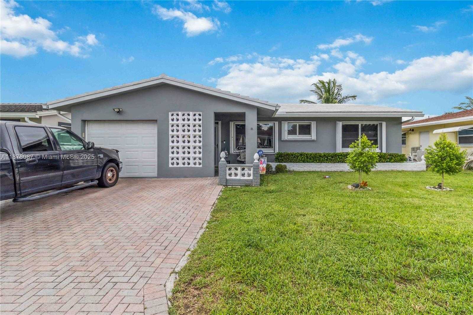 Small Image of 4507 NORTH WEST 44TH ST, Tamarac Number 3
