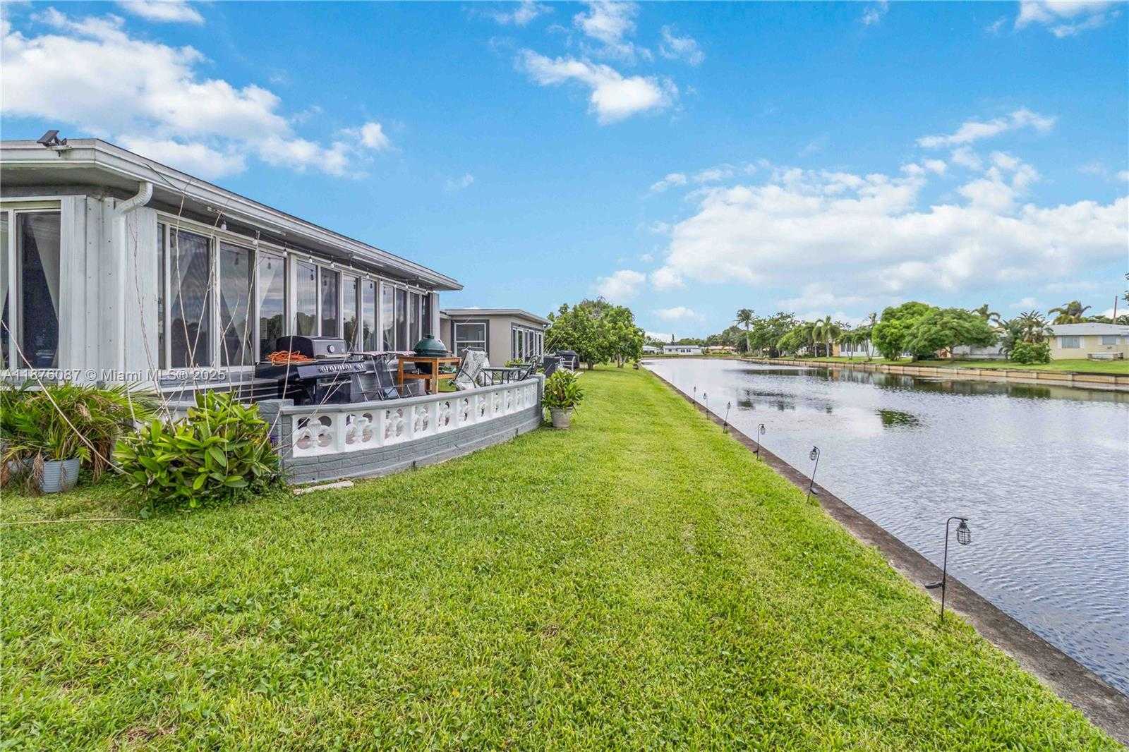 Small Image of 4507 NORTH WEST 44TH ST, Tamarac Number 4