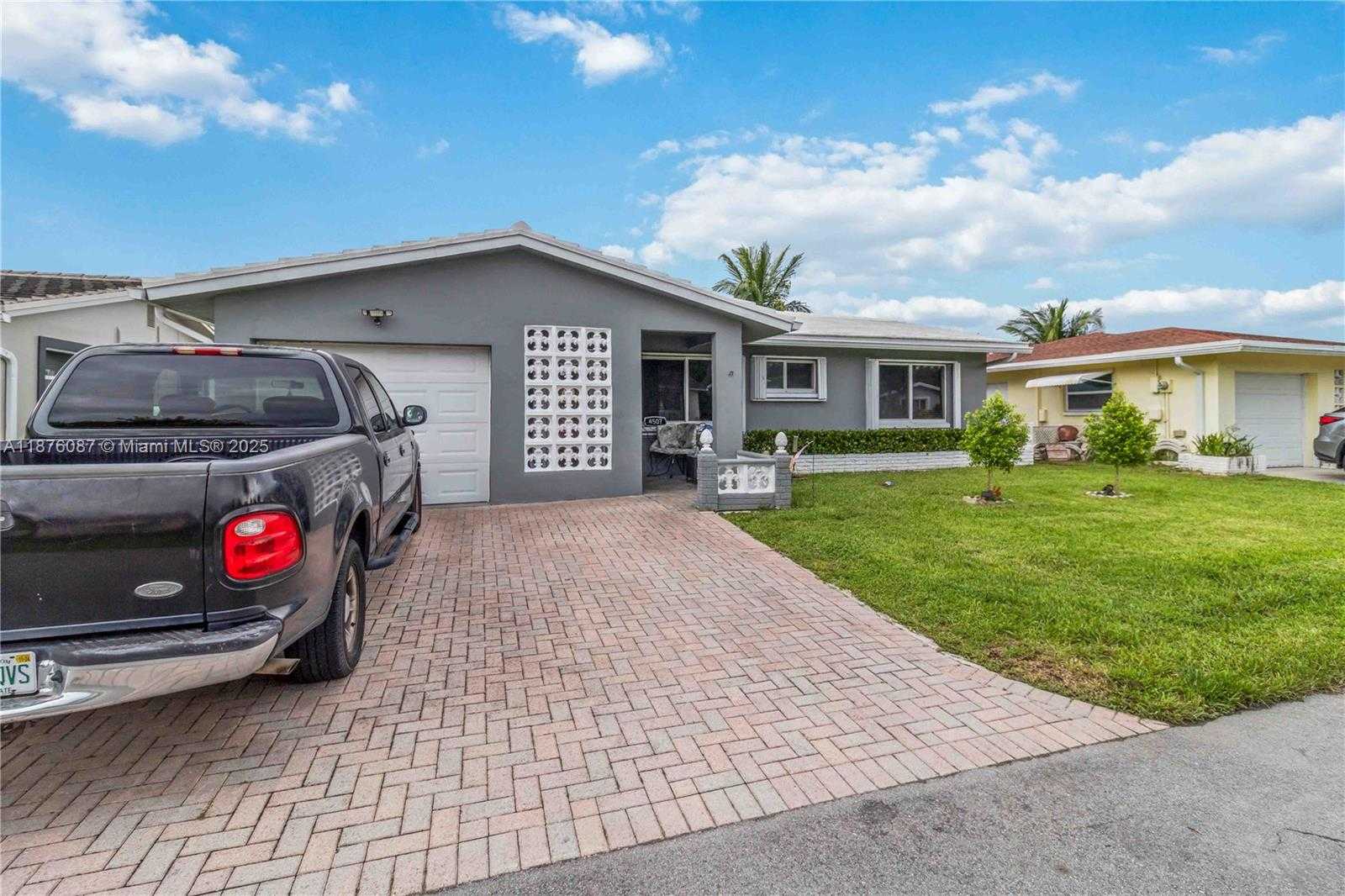 Small Image of 4507 NORTH WEST 44TH ST, Tamarac Number 5