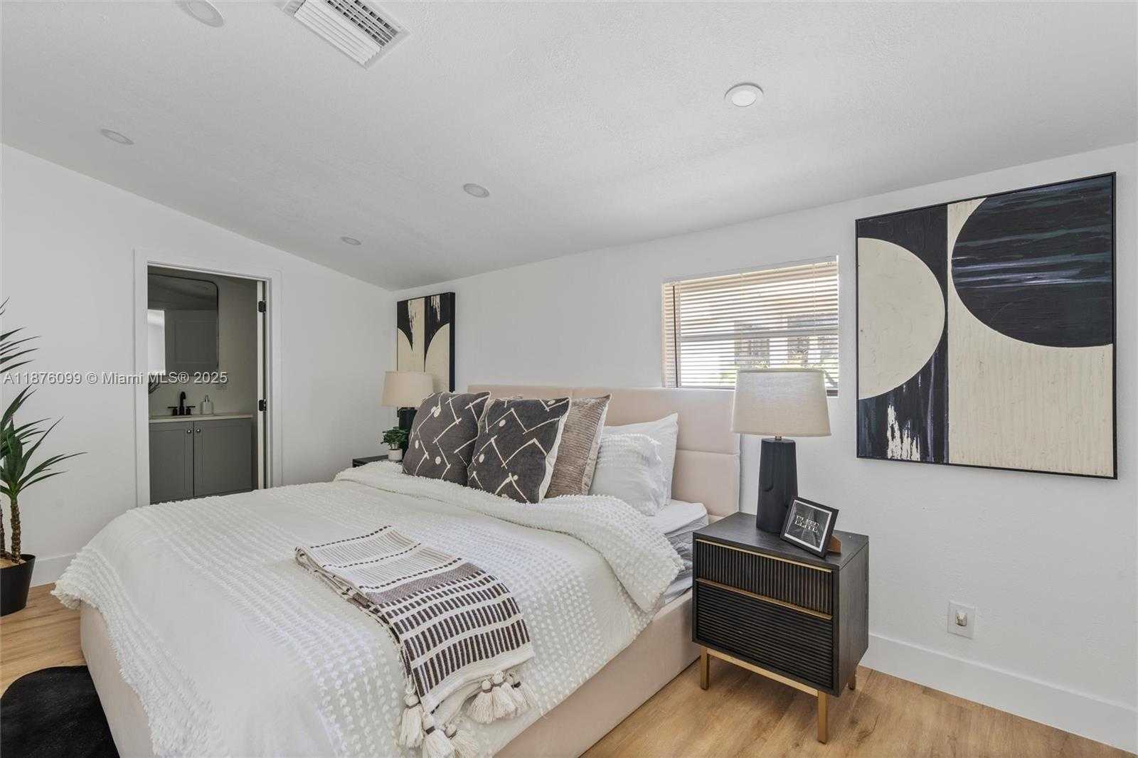 Small Image of 3230 TAFT ST, Hollywood Number 12
