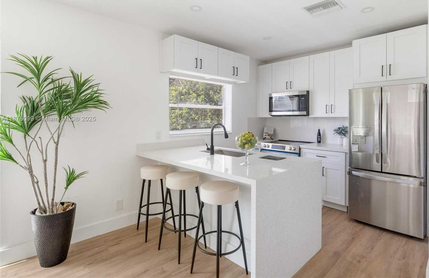 Small Image of 3230 TAFT ST, Hollywood Number 7