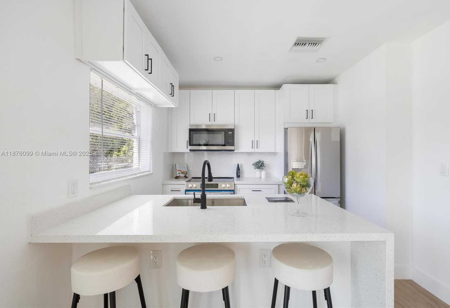 Small Image of 3230 TAFT ST, Hollywood Number 8
